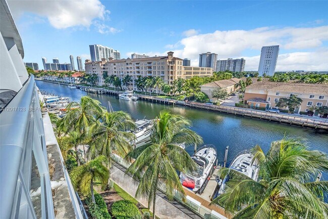 Foto del edificio - 2950 NE 188th St