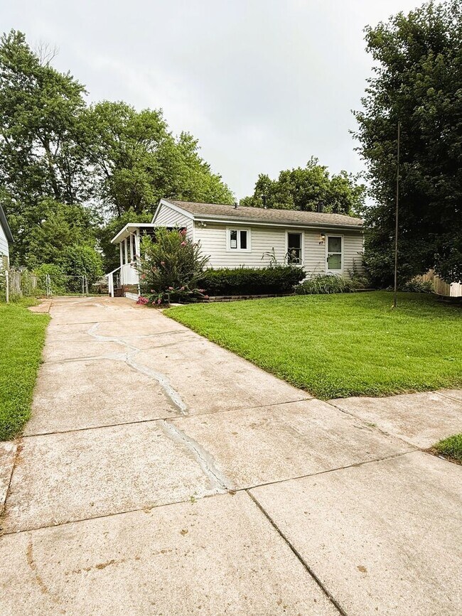 Foto del edificio - Fully Rehabbed 3 bedroom, 1 bathroom Renta...