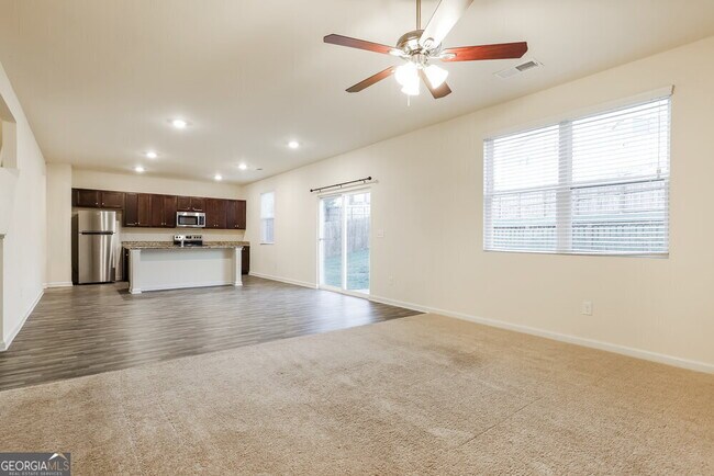 Foto del edificio - 322 Hamilton Pointe Dr