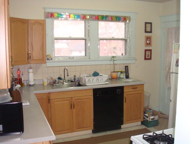 Building Photo - 212 Emerson Ave