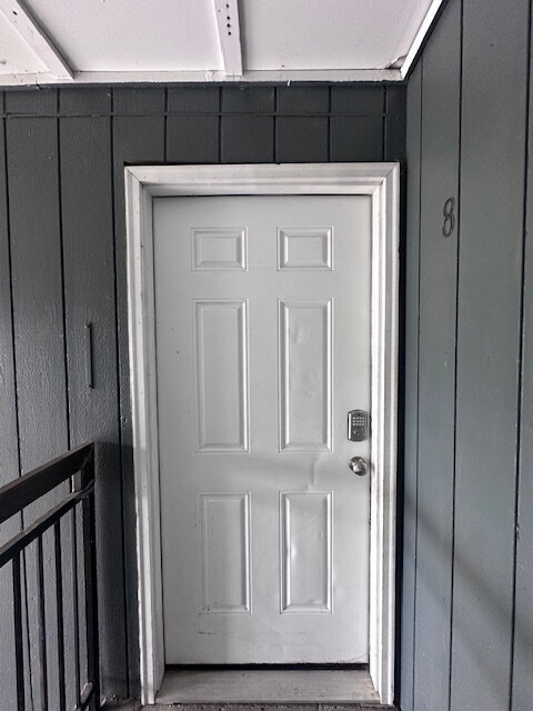 Foto del edificio - Charming 2-Bed Oasis with Full Bath on SE Division - 836 Sq. Ft. of Portland Comfort!