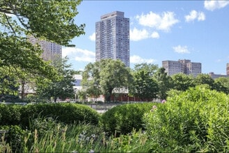 Building Photo - 2020 N Lincoln Park W