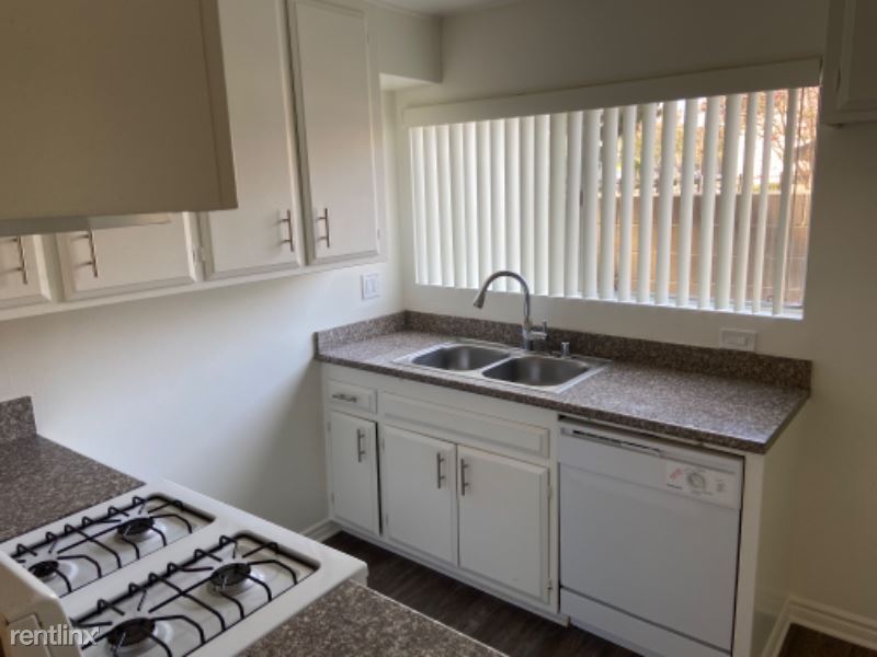 Foto principal - 420 N Loara St