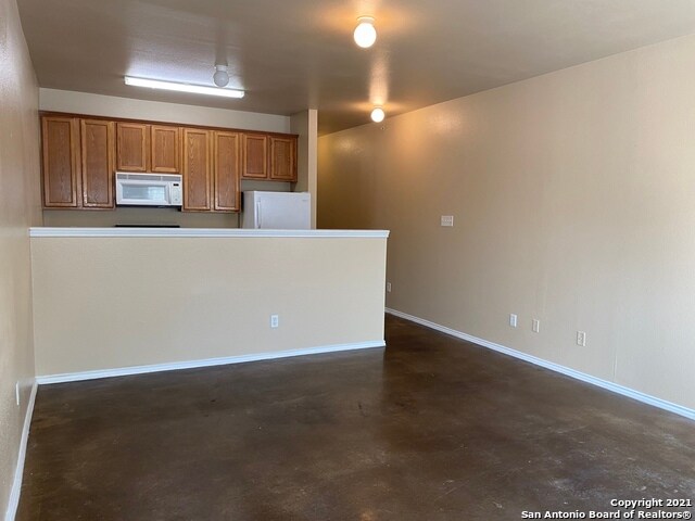 Building Photo - 10718 Mathom Landing