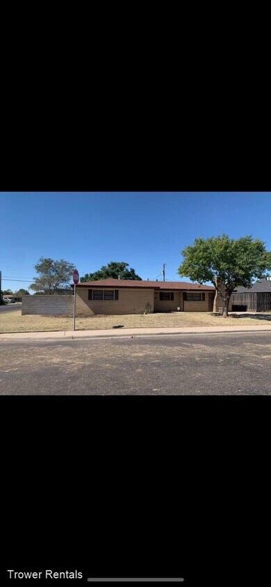 Foto principal - 3 br, 2 bath House - 1701 Royalty Ave