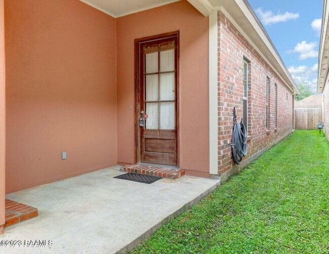 Building Photo - 121 Flagg Pl
