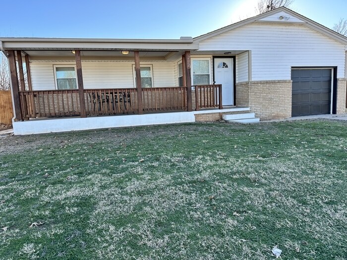 Photo - 202 Dianna Drive