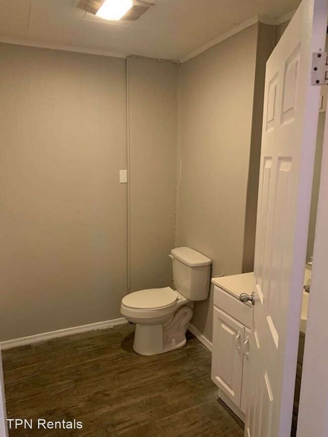 Building Photo - 3 br, 1 bath House - 101 E Olive