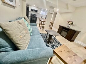 Building Photo - 120 Eastchester Av