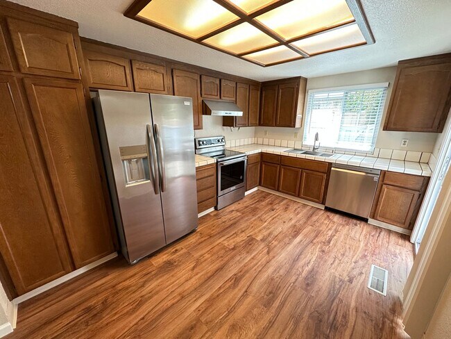 Photo - 2 Bed 2 Bath W/ 2 Car Garage In Bancroft V... Townhome