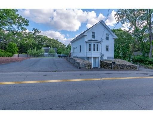 Building Photo - 56 Pine St