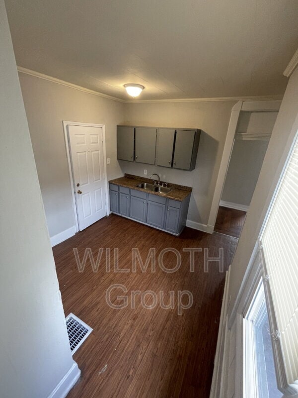 Building Photo - 117 E Palmer St
