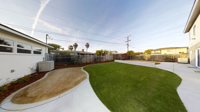 Foto del edificio - Big Bedrooms,  Great Yard!