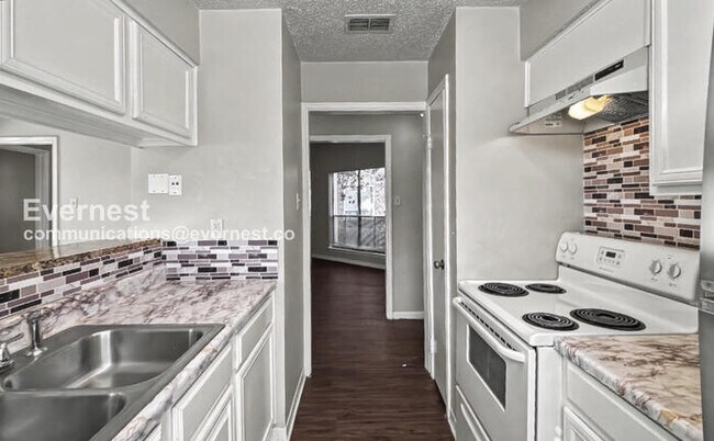 Foto del edificio - 3729 Thistlemont Dr