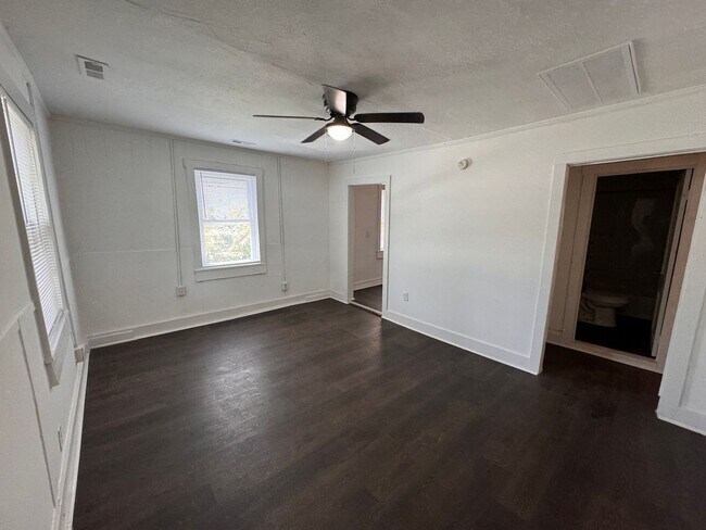Foto del edificio - 411 E 17th St