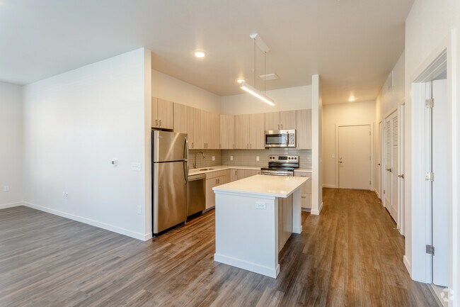 3BR, 2BA - Roadmaster - Railway Flats Apartments