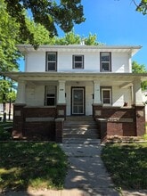 Building Photo - 114 Phillip Ave