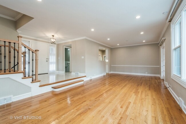 Building Photo - 643 Kenilworth Terrace