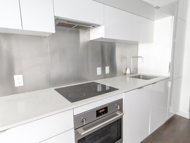 Photo du bâtiment - 185 Roehampton Ave