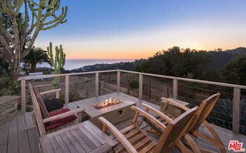 Building Photo - 843 Enchanted Way