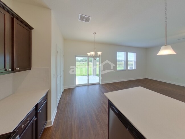 Building Photo - 1045 Island Pond Dr