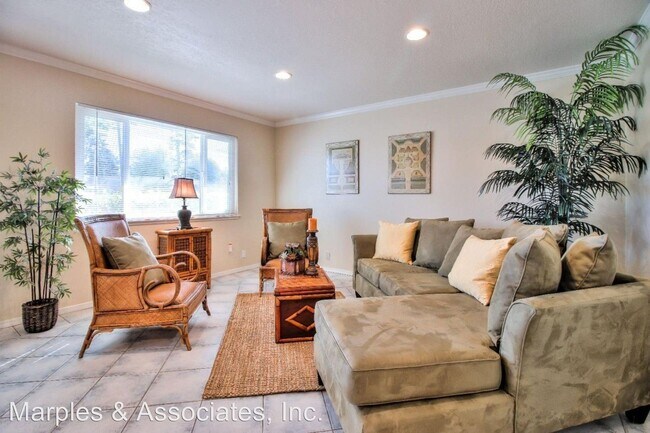 Foto del edificio - 353 Blossom Hill Rd