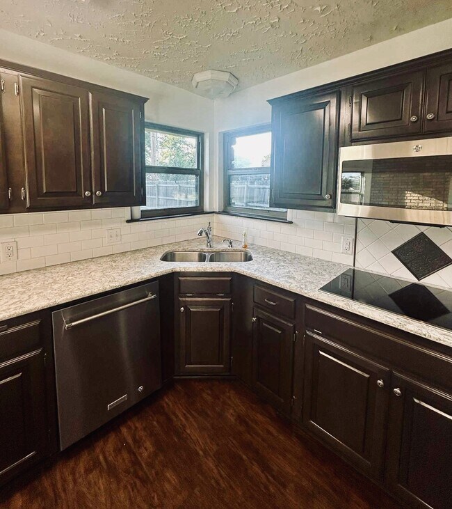 Foto del edificio - 4004 S Maple Ave