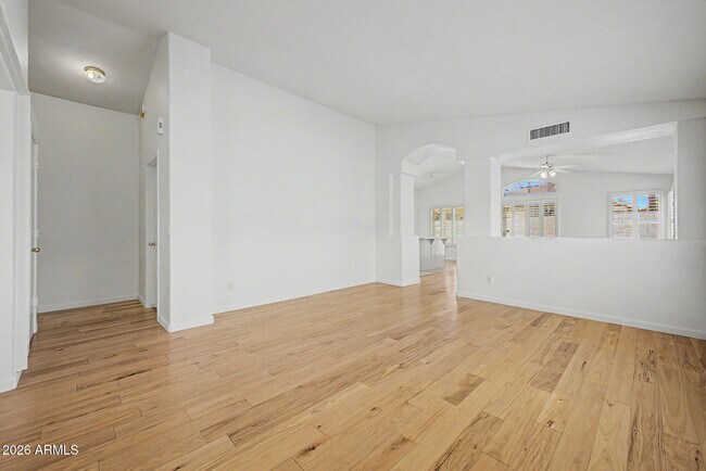 Foto del edificio - 4626 E Charleston Ave