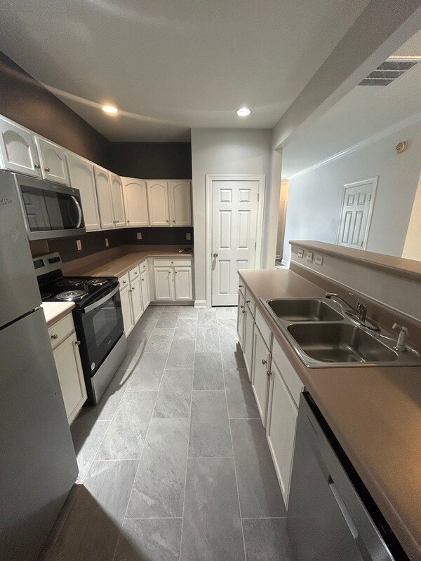 Foto del edificio - 2454 Ryerson Ct