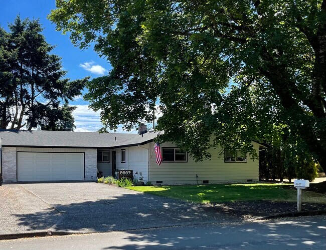 Building Photo - 8607 NE Mason Dr