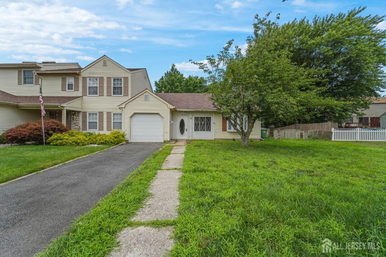 Foto principal - 6 Woodbury Rd