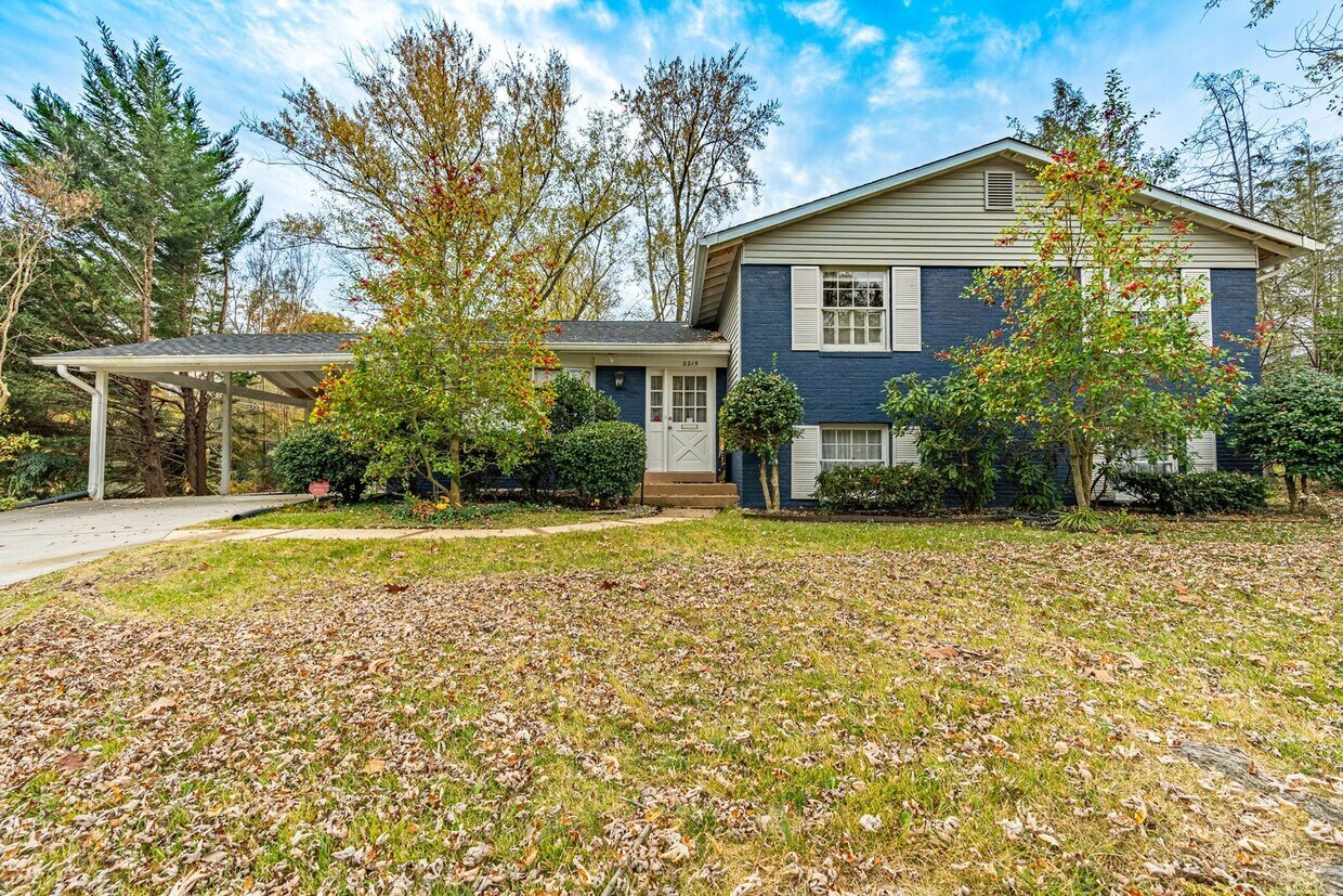 Primary Photo - Charming 4 Bed SFH in Alexandria!