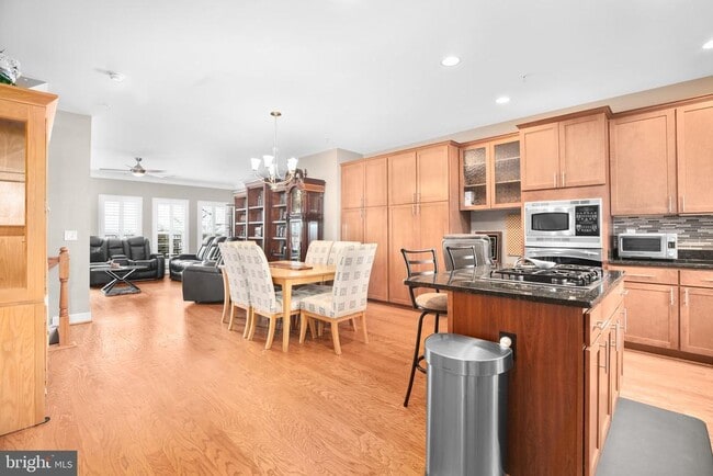 Foto del edificio - 568 Marina Landing Ln