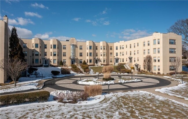 Building Photo - 1180 Narragansett Blvd