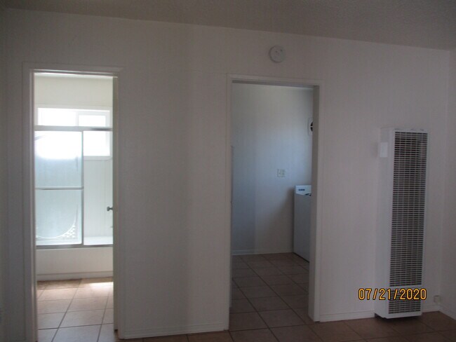 Foto del edificio - 3235 Collier Ave