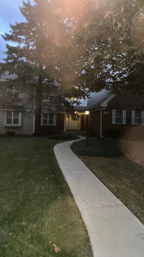 Foto principal - 475 Scots Dr