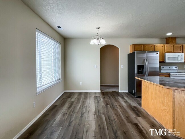 Foto del edificio - 3BD Ranch in Desirable Pasco Neighborhood