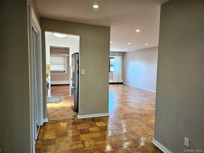 Foto del edificio - 2261 Palmer Ave