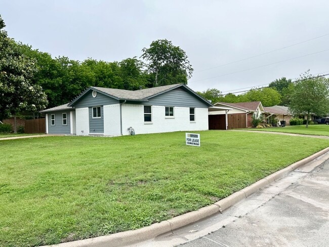 Foto del edificio - Located in the HEART of Burleson!