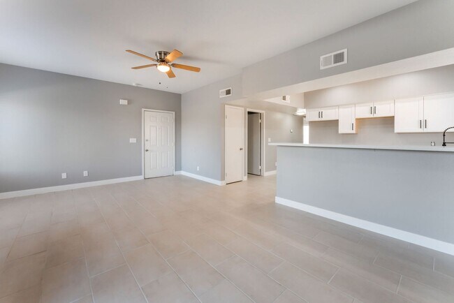 Building Photo - 5689 E Lake Mead Blvd