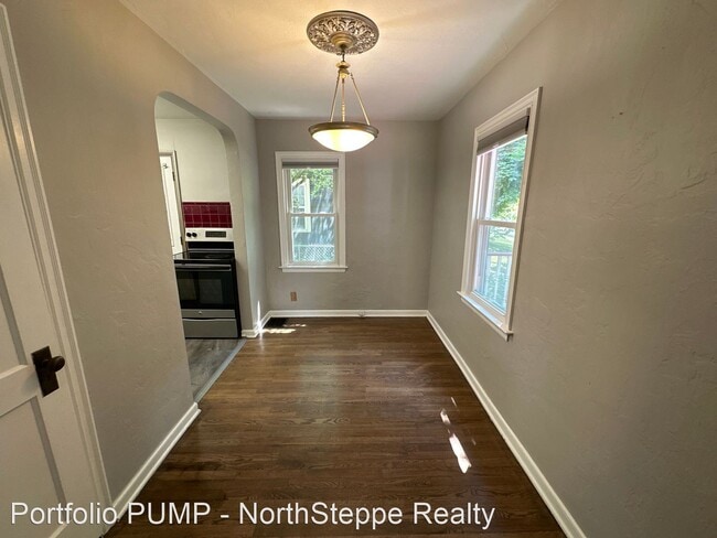 Building Photo - 3 br, 1 bath House - 446 E Royal Forest Blvd