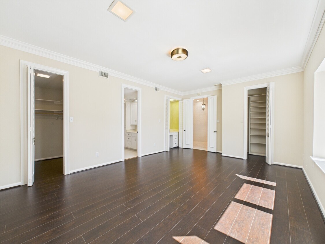 Foto principal - 7608 Del Monte Dr