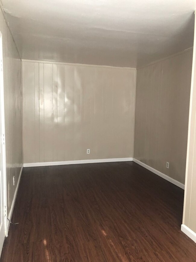 Building Photo - 423 N Gem St