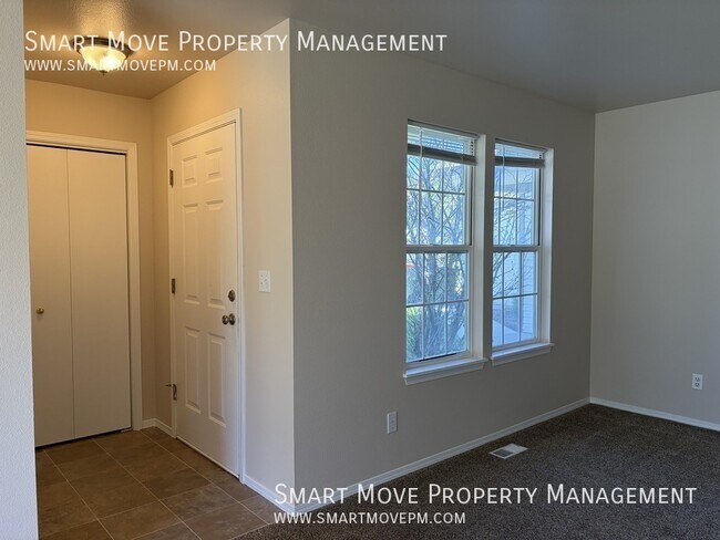 Foto del edificio - 981 E Blue Heron St