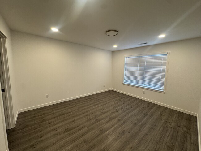 Foto del edificio - 4925 42nd Ln SE