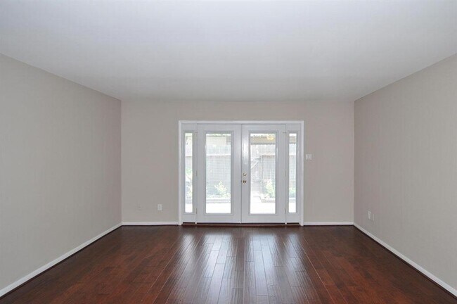 Foto del edificio - 14107 Misty Meadow Ln