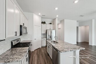 Building Photo - 2115 Clarion Dr