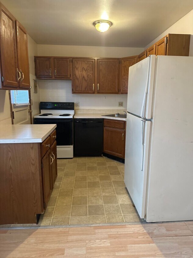 Primary Photo - Lawrence street apartments 2