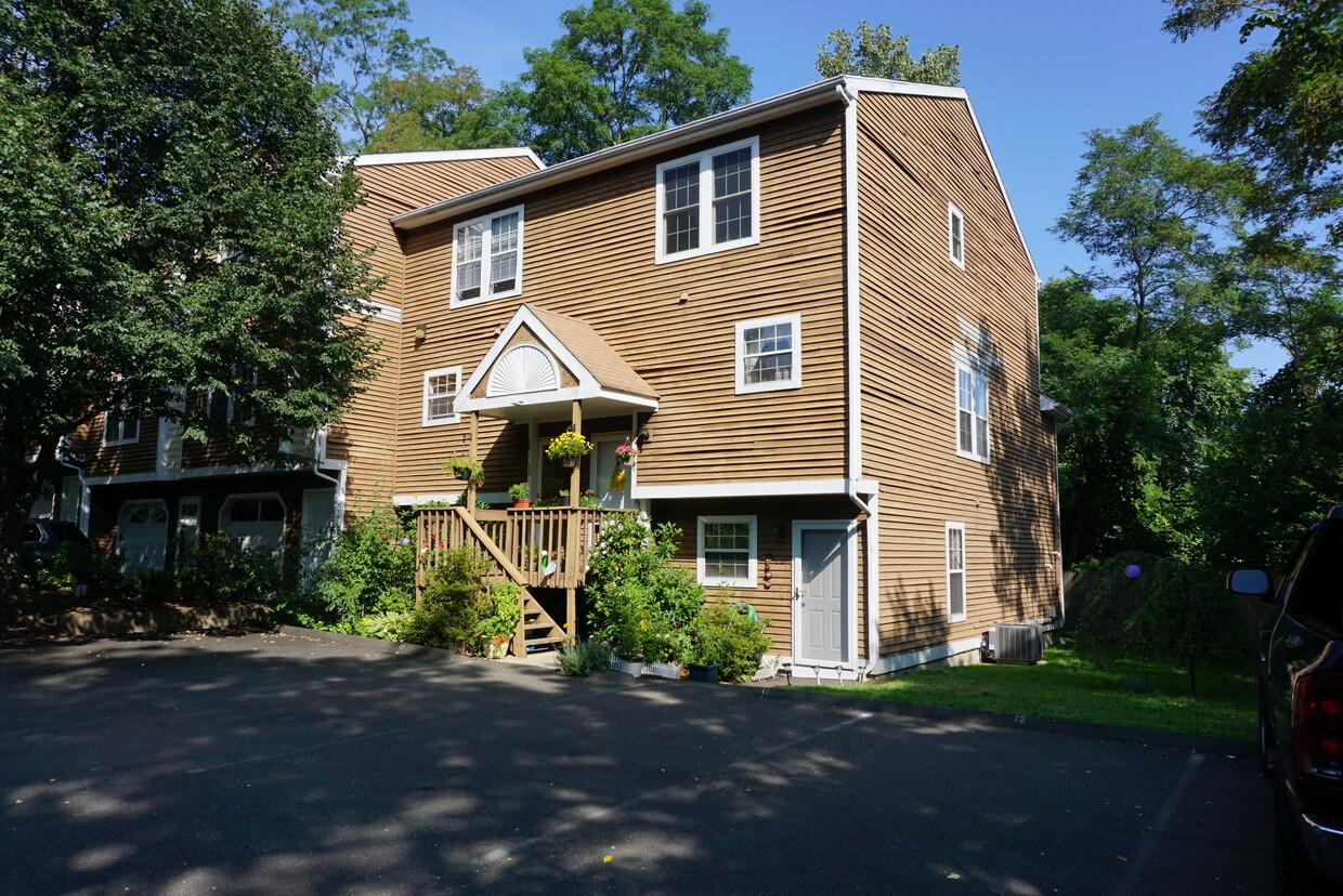 Foto principal - 40 Plainfield Ave