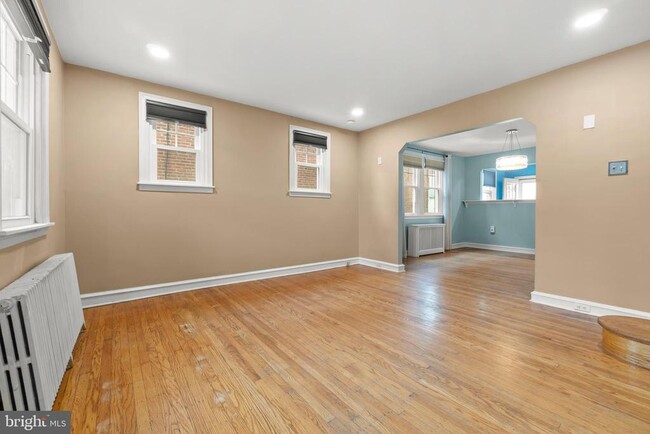 Building Photo - 15 Elm Ave